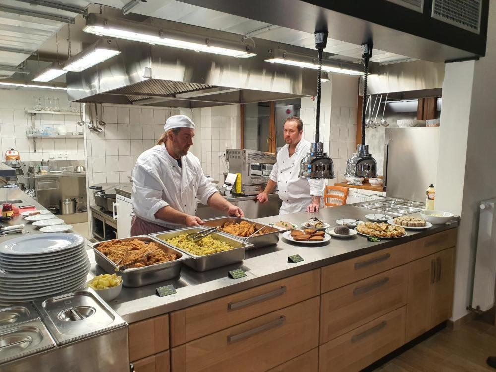 Pension A Restaurace U Sousedu Strazny Εξωτερικό φωτογραφία